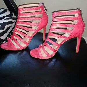 Vince Camuto bitterswt grapefruit summer scales